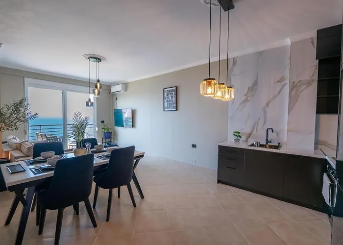 Luxurious Coastal *