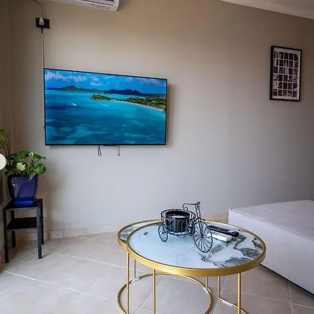 Luxurious Coastal Apartment