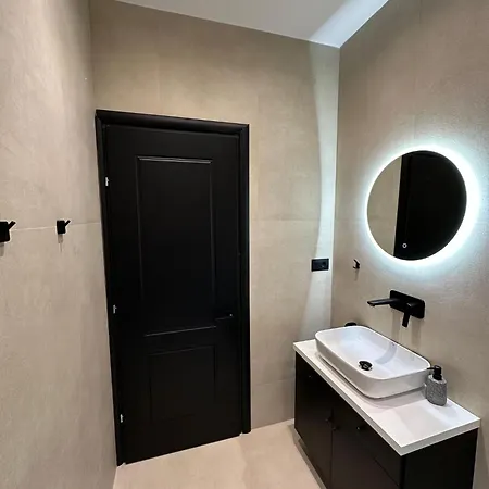 Luxurious Coastal *